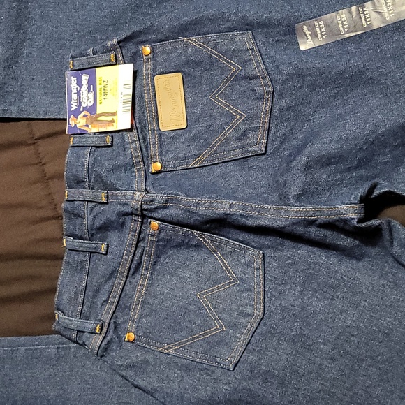 NWT Cowboy Cut Womans Wrangler Western Jean 11x36, Natural Rise Slim Fit Tapered - Picture 3 of 9